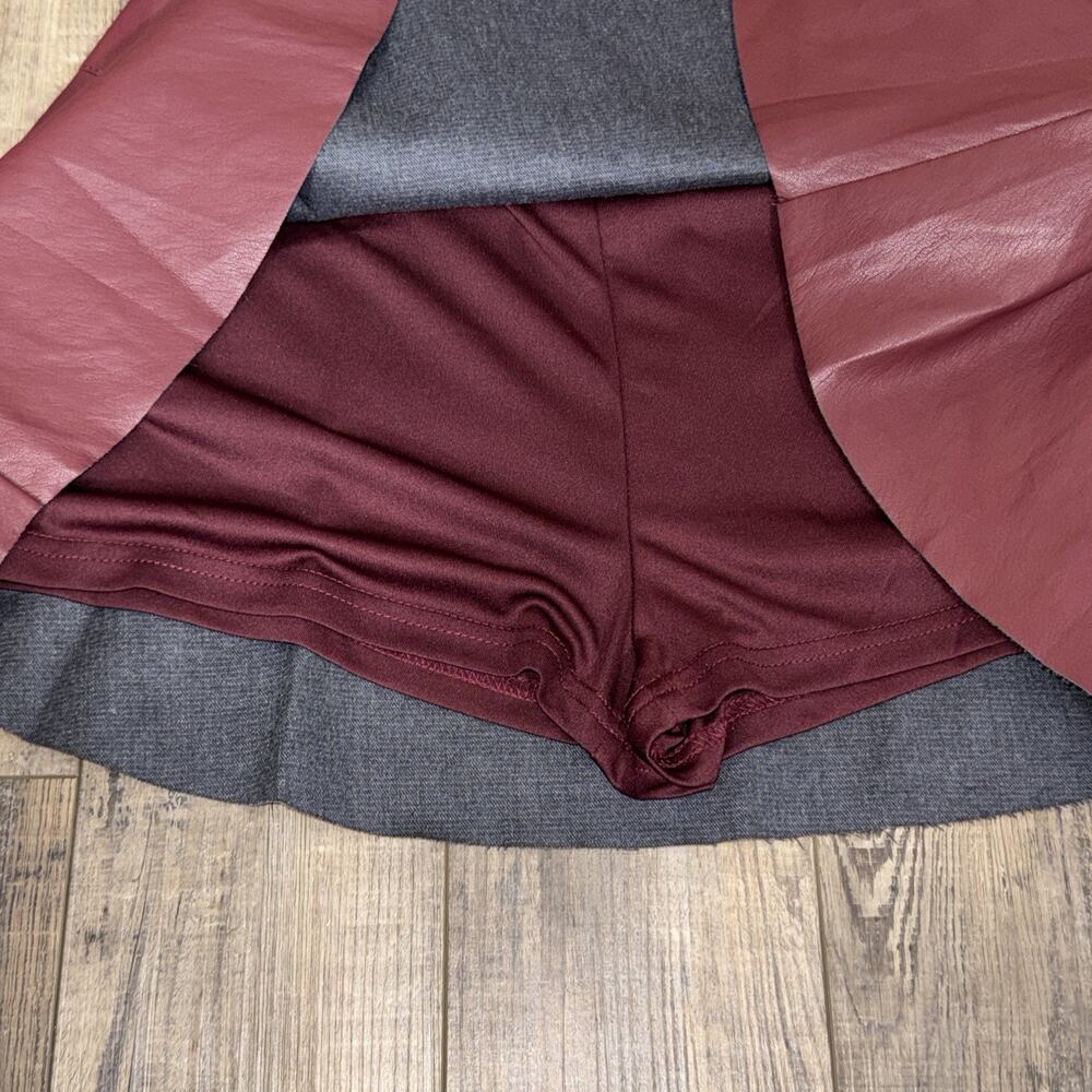 Lulus Burgundy Faux Leather Skort Large Moto Y2K Dark Academia Indie Sleaze Rock - Picture 2 of 9